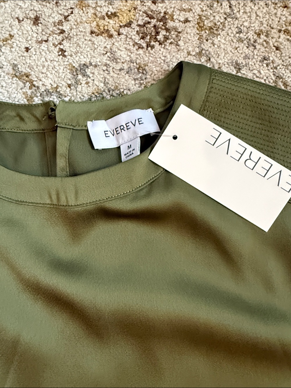 NWT Evereve Rylan satin top - Picture 2 of 4